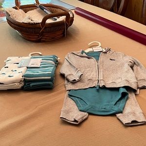 Carters 3 piece baby set with blankets